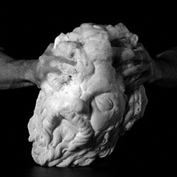 Heleno Bernardi. (Brasil). Apología de Sócrates. Fotografía de una acción